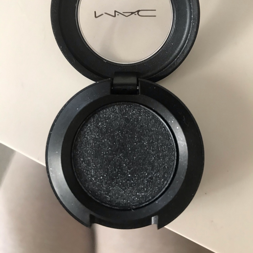 Mac eyeshadow